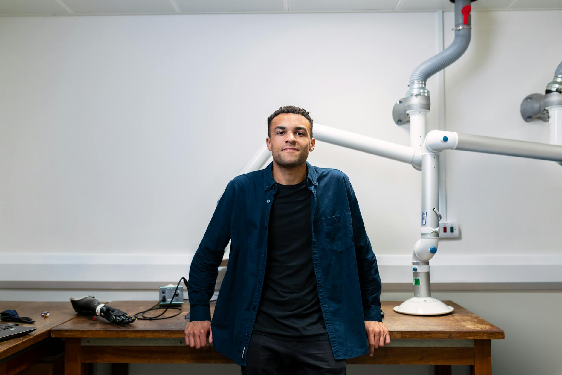 System Prompt 设计模式：约束、角色与边界的层级结构示意